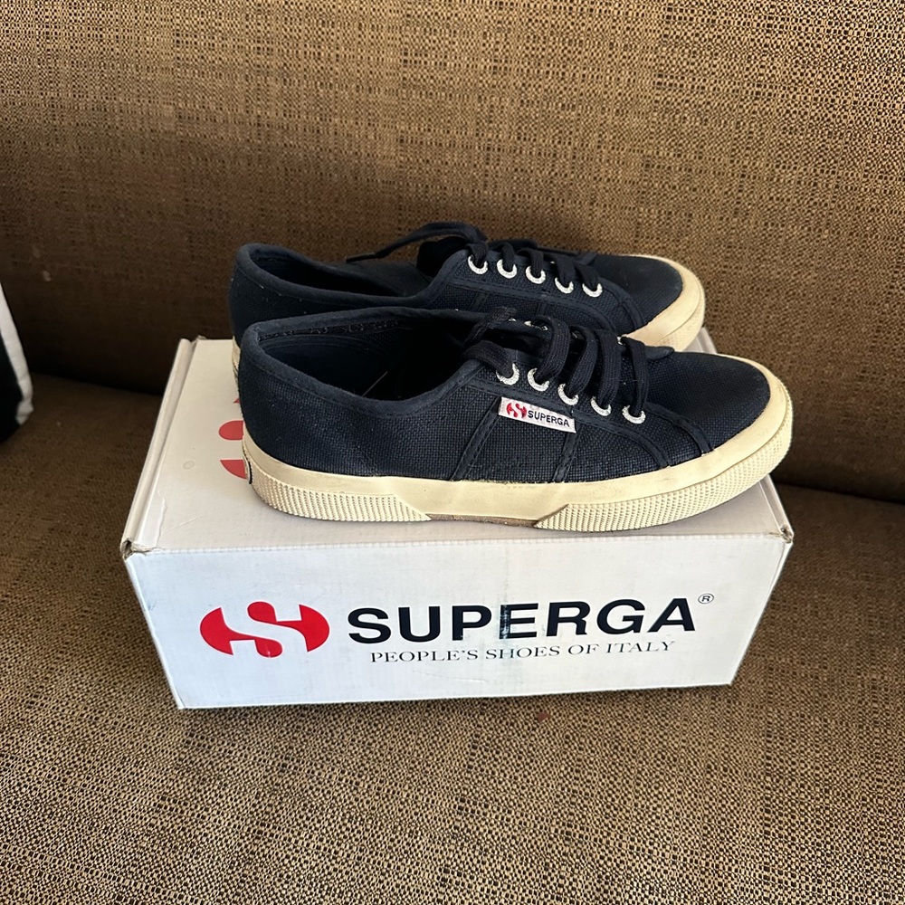 Superga Navy blue size 5 USA